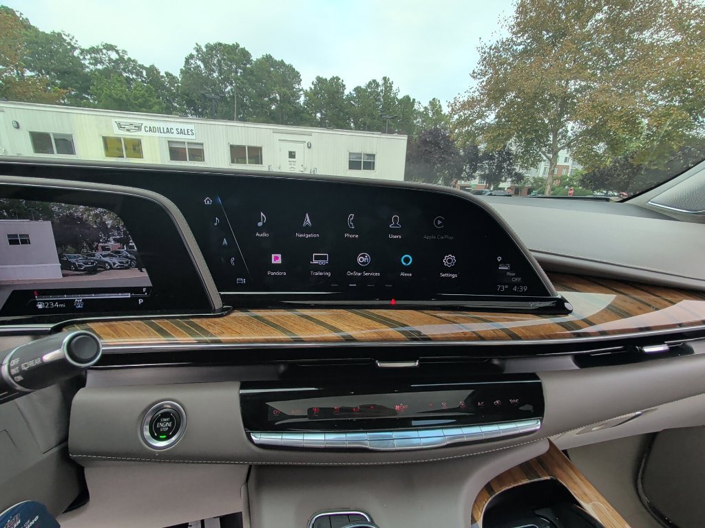 Used 2021 CRYSTAL WHITE TRICOAT Cadillac Sport Platinum image 16