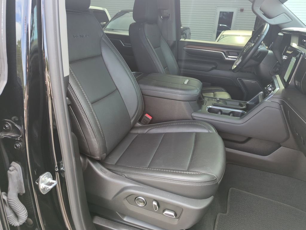 Used 2025 Black GMC Denali image 35