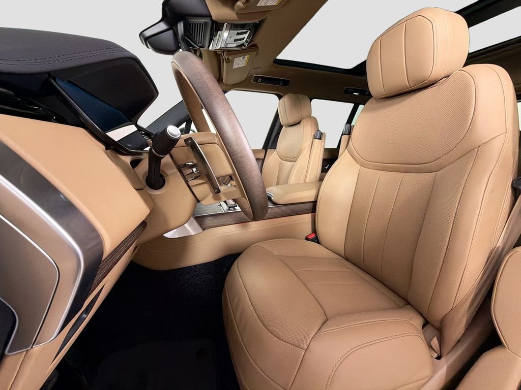 New 2026 Fuji White Land Rover SE image 22
