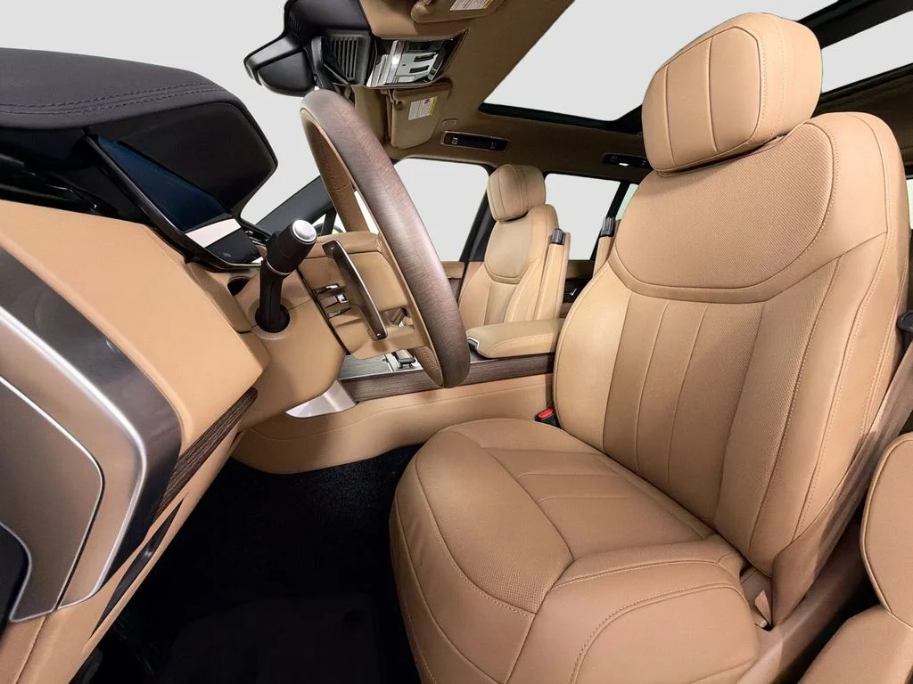 New 2026 Fuji White Land Rover SE image 22