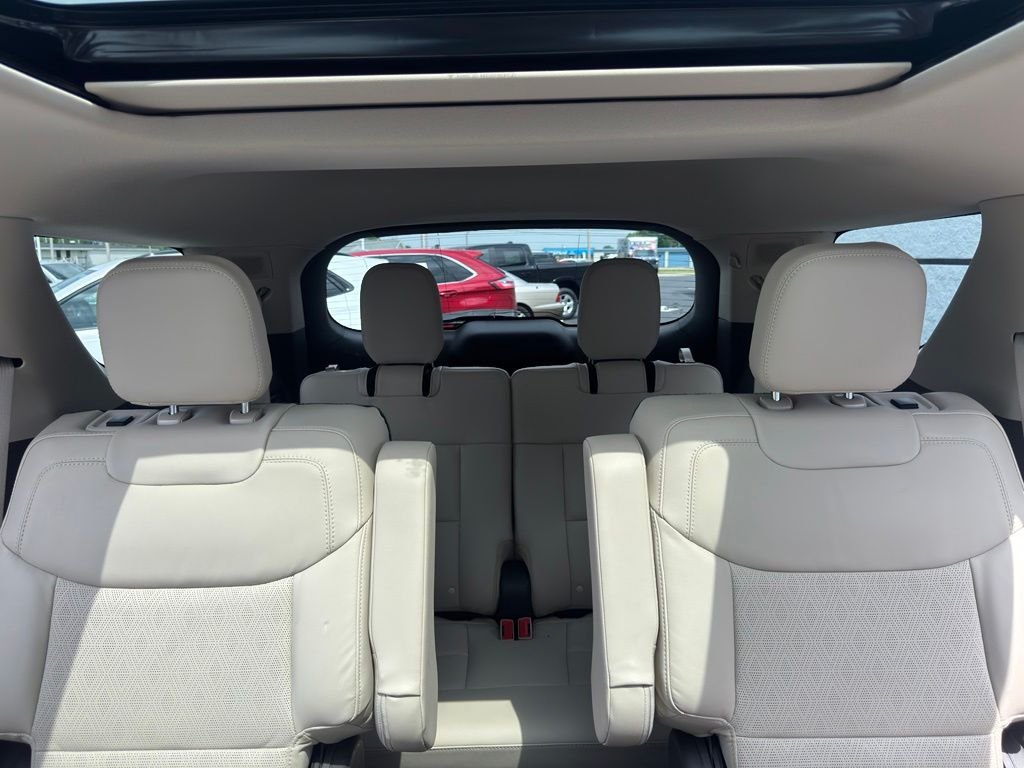 Used 2024 Blue Metallic Ford Platinum image 31
