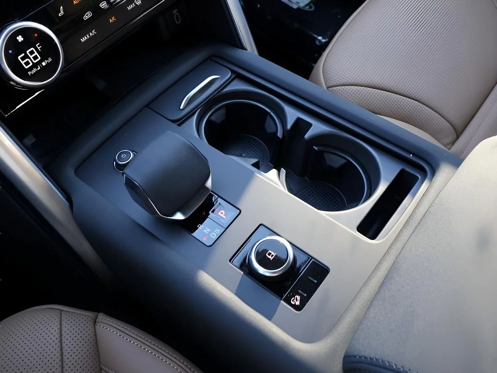New 2026 Carpathian Grey Land Rover  image 27