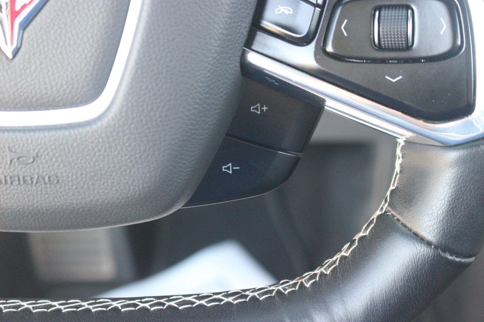 Used 2020 ARCTIC WHITE Chevrolet 2LT image 21