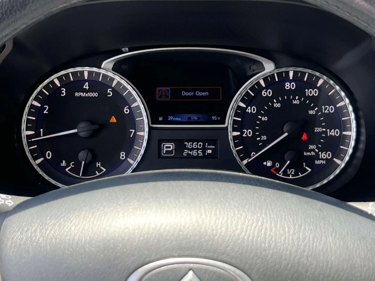 Used 2014 Midnight Garnet INFINITI Base image 33
