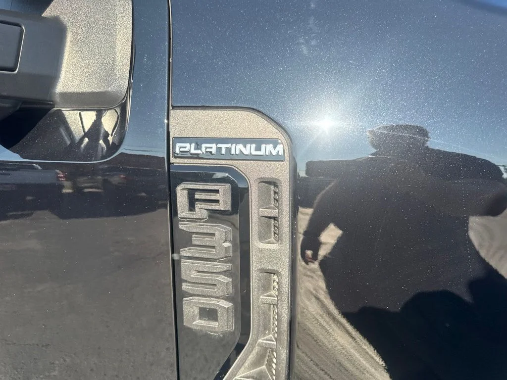 Used 2025 Black Metallic Ford Platinum image 47