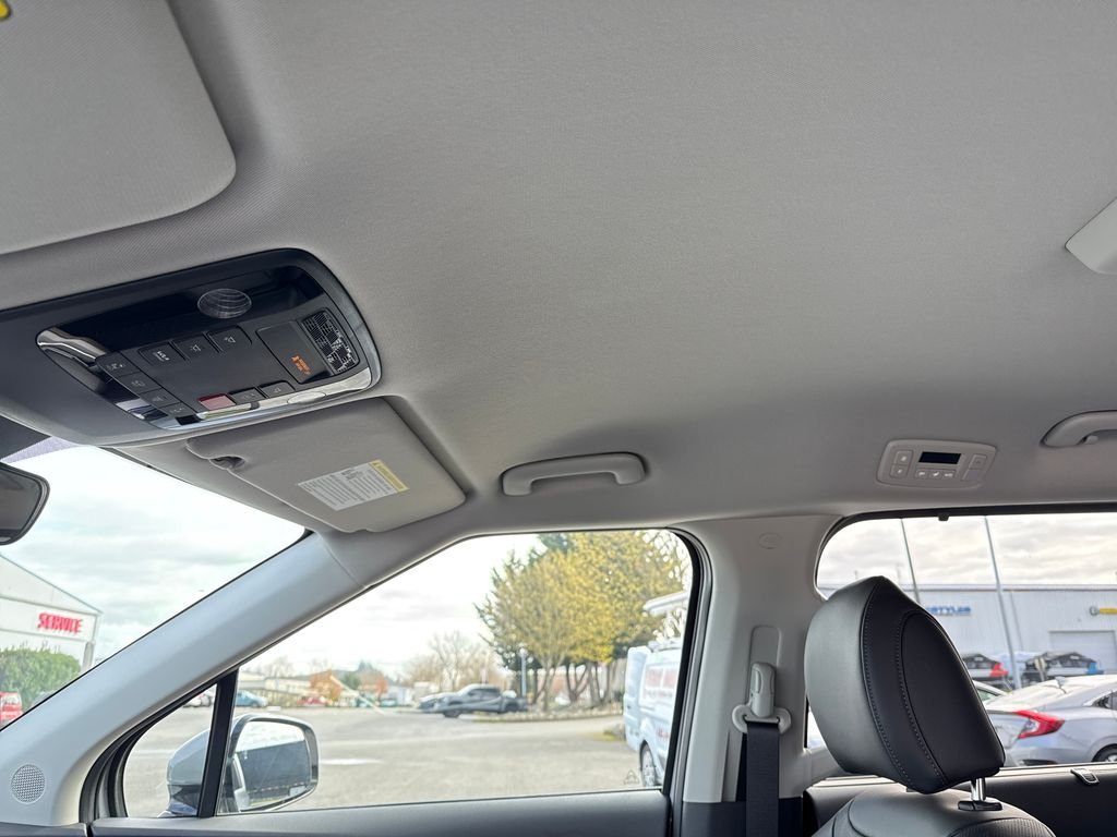 New 2026 Ceramic Silver Kia EX image 18