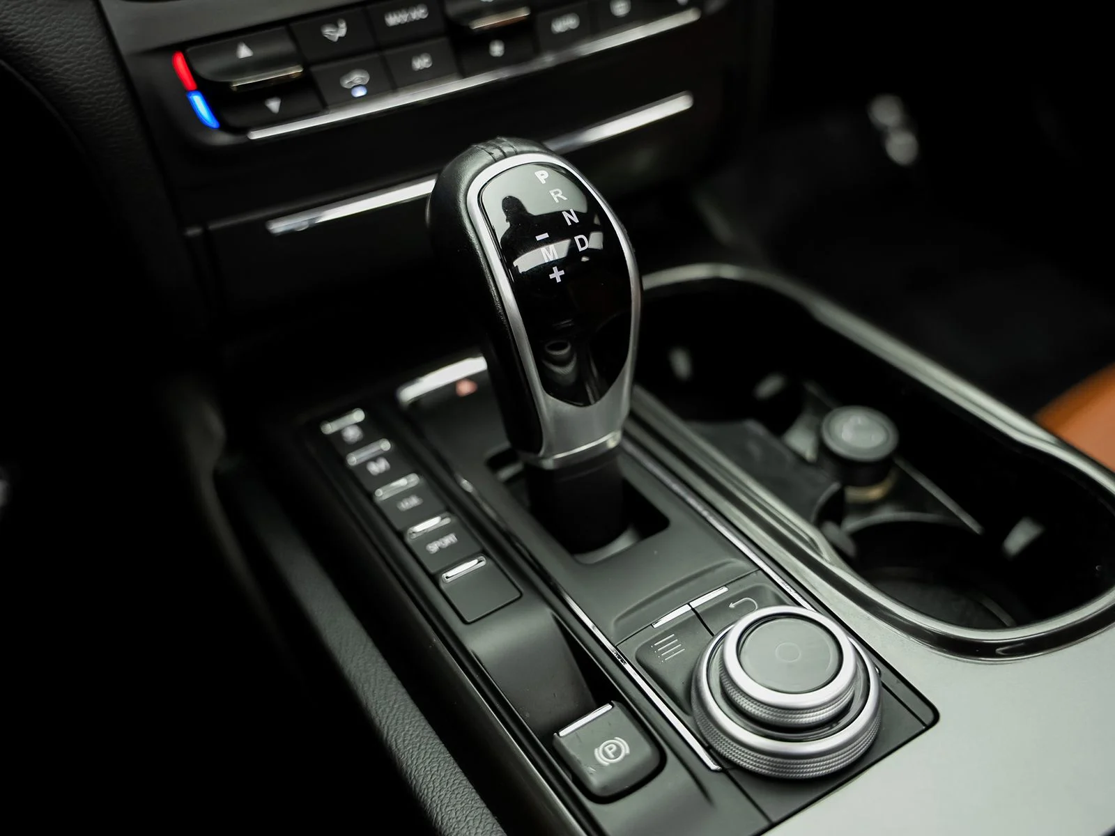 Used 2017 Gray Maserati Base image 55
