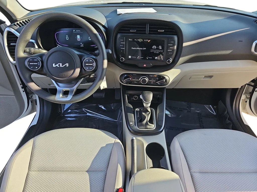 Used 2025 White Kia LX image 9