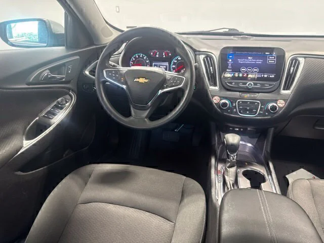 Used 2025 Gray Chevrolet LT image 19