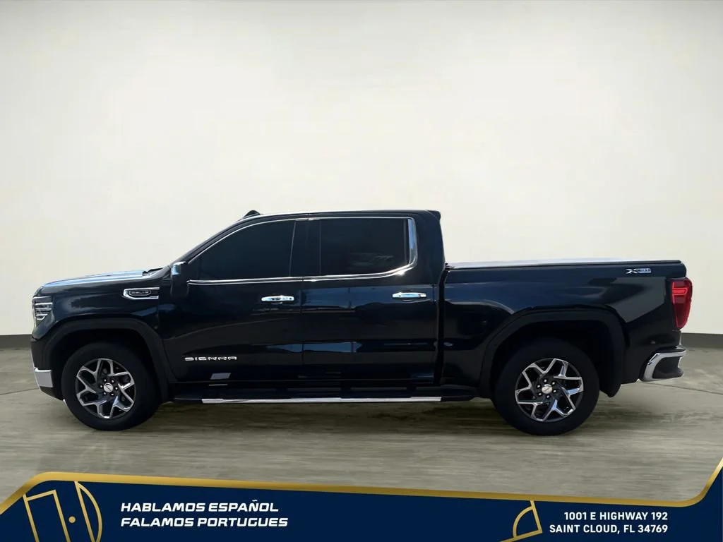 Used 2022 Onyx Black GMC SLT image 3