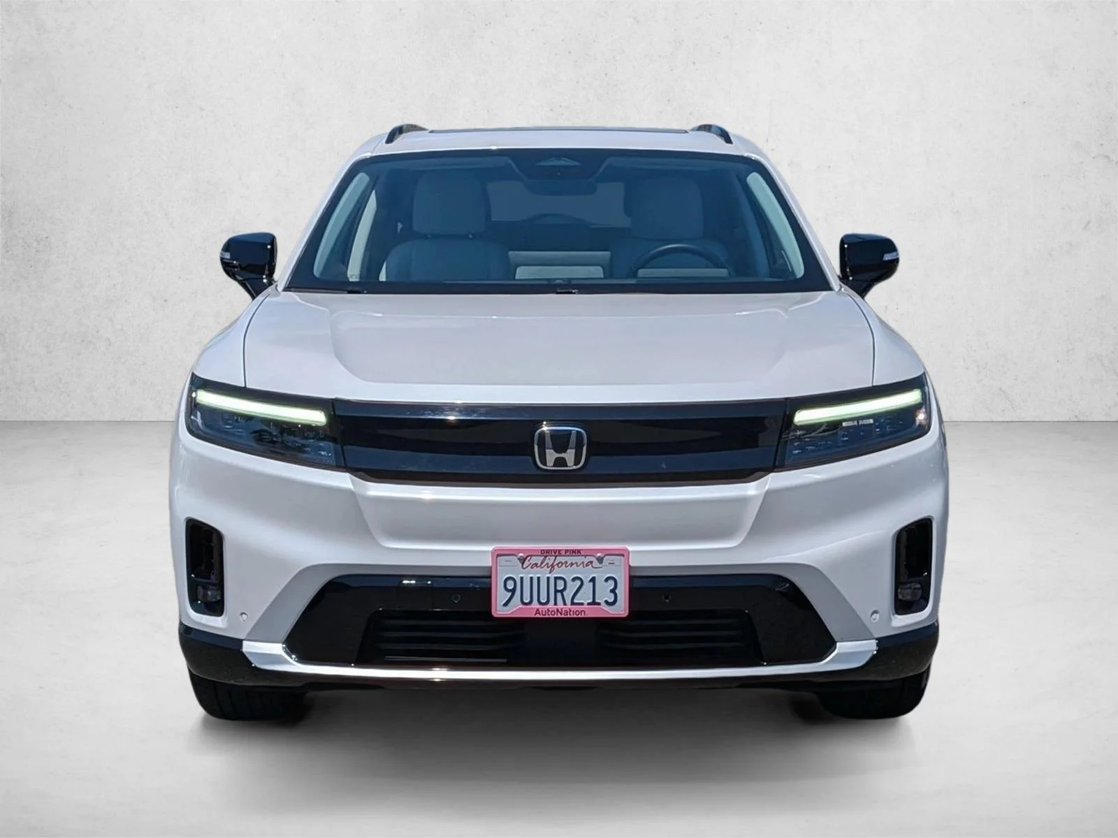 Used 2025 Snowfall Pearl Honda Touring image 2