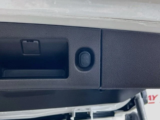 Used 2019 White GMC Denali image 30