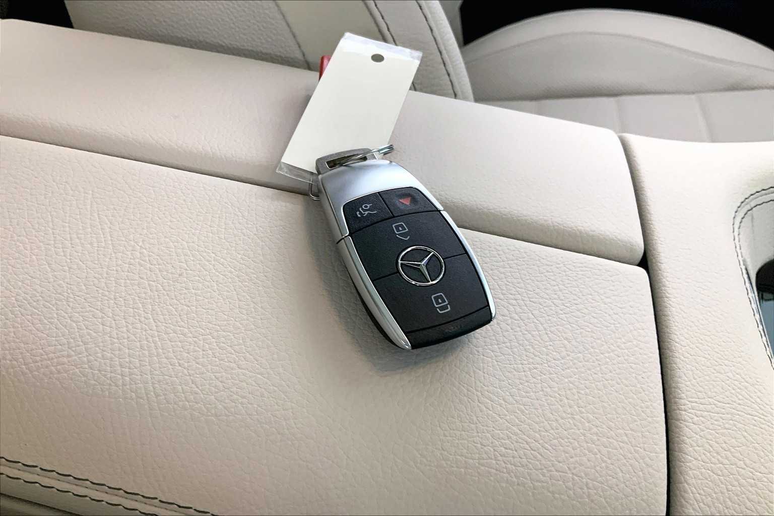 New 2026 Selenite Grey Metallic Mercedes-Benz GLE 450 image 20