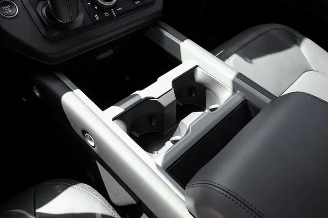 2025 Land Rover Defender V8 - Photo 31
