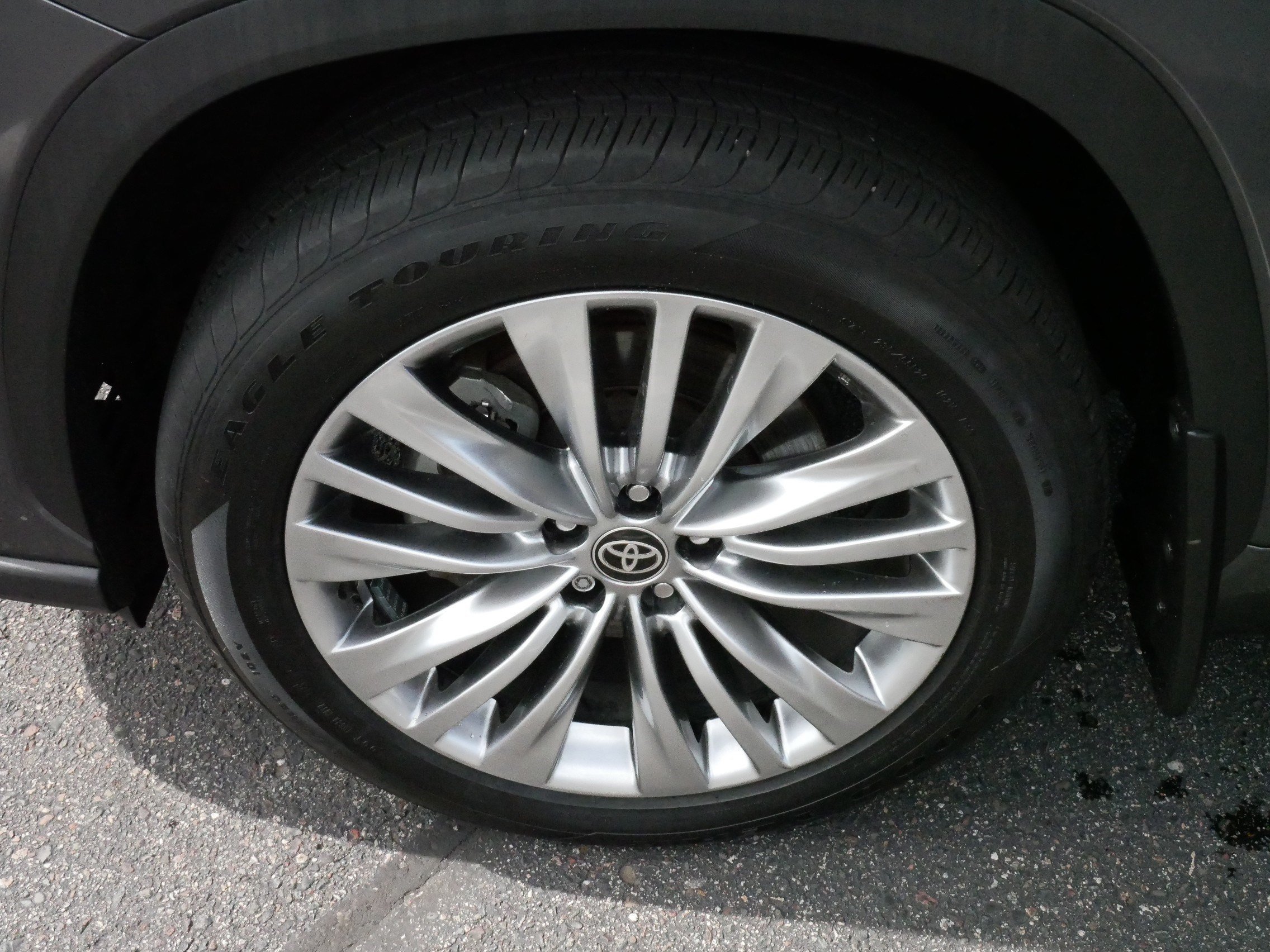 Certified Used 2025 Magnetic Gray Metallic Toyota Platinum image 15