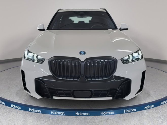 Used 2026 Alpine White BMW xDrive50e image 2