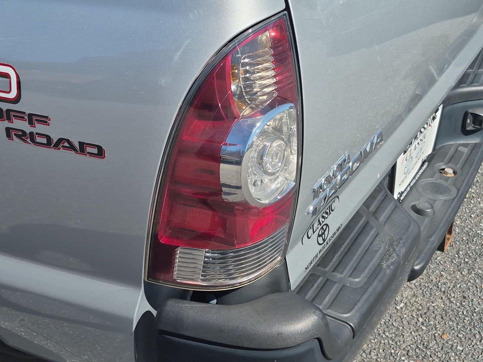 Used 2011  TOYOTA REGCAB image 11