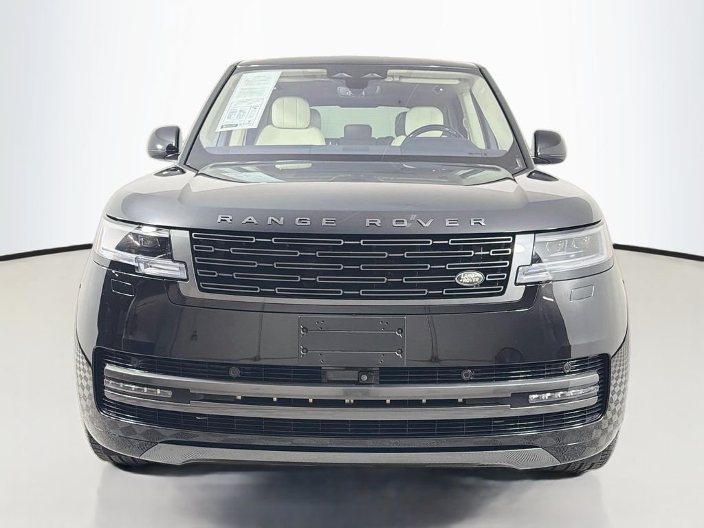 Used 2023 Black Land Rover SE image 2