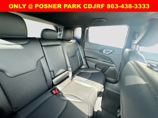 New 2026 Bright White Clear-Coat Exterior Paint Jeep Latitude image 27