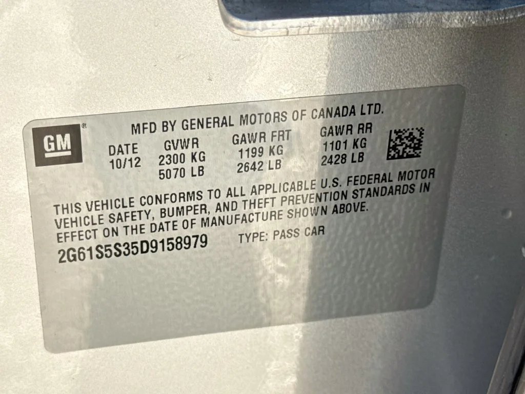 Used 2013 Silver Cadillac Premium image 41