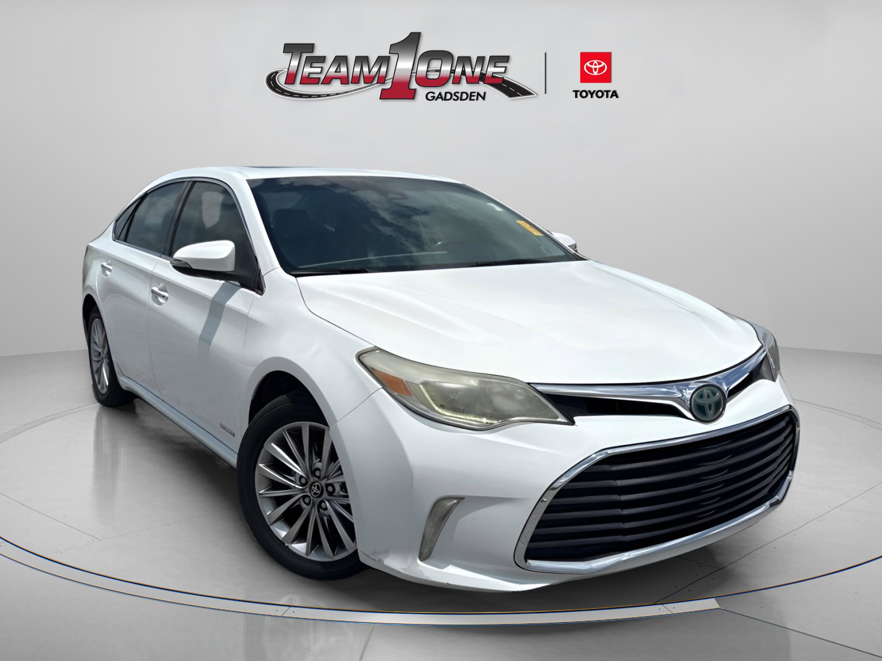 2016 Toyota Avalon Limited Hybrid's photo