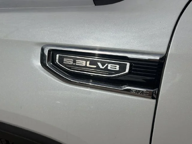 New 2026 White GMC SLT image 3