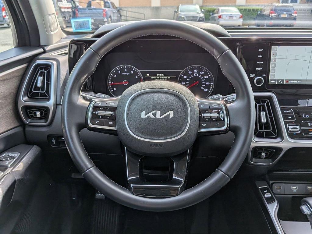 Used 2022 Green Kia S image 14