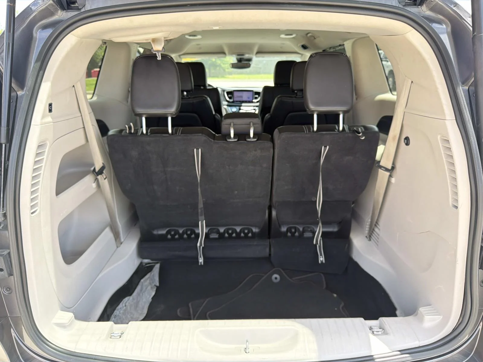 Used 2023 Gray Chrysler Touring L FWD image 8
