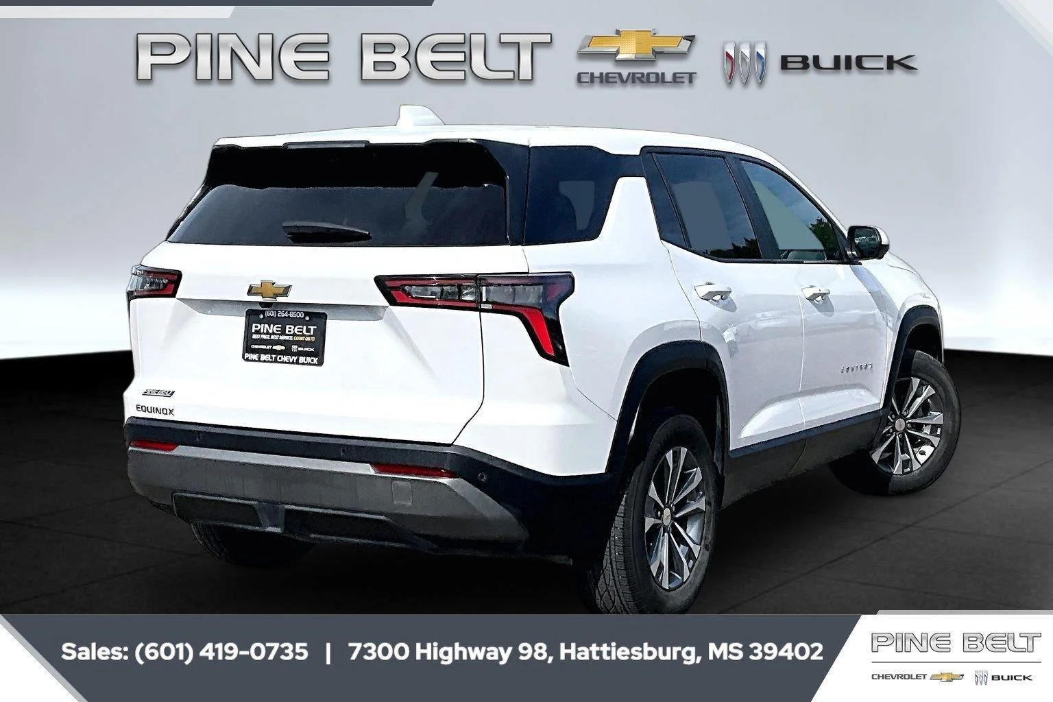Used 2025 Summit White Chevrolet FWD LT image 11