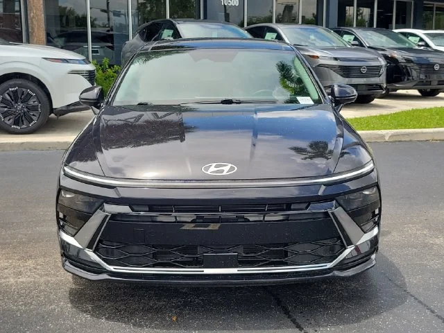 Used 2024 Blue Hyundai SEL image 2
