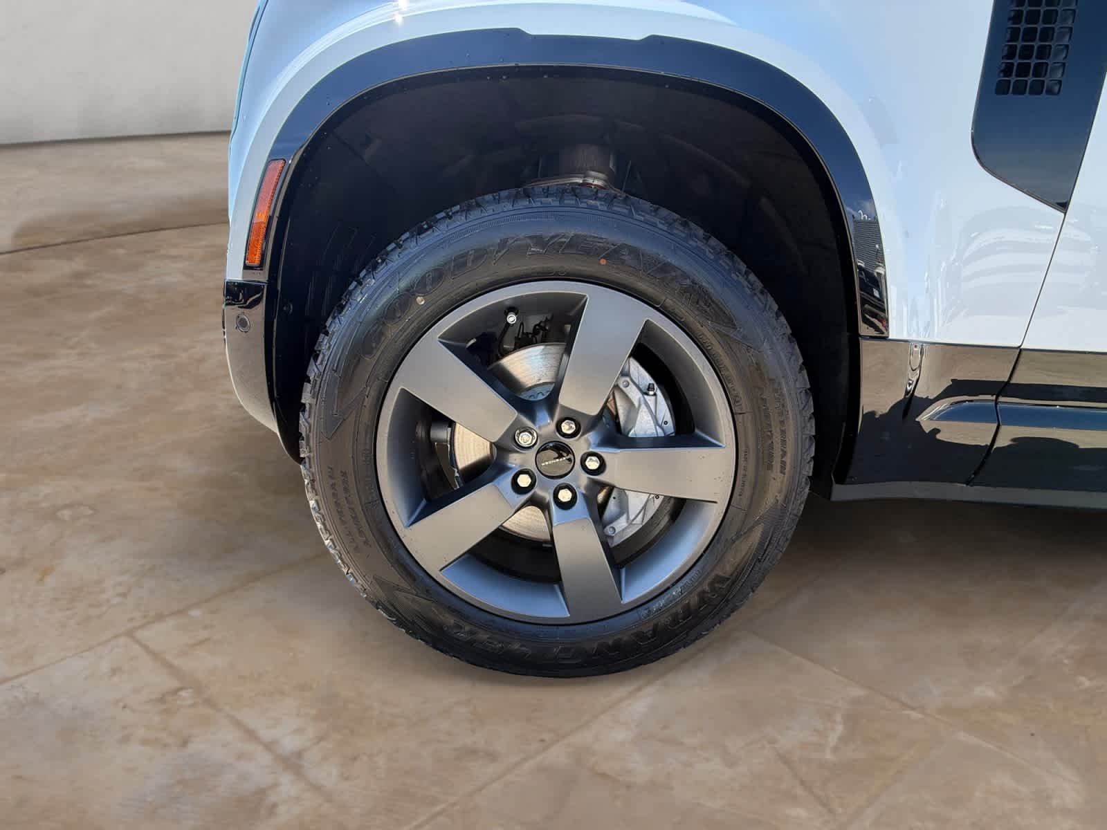 New 2026 Fuji White Land Rover X-Dynamic SE image 14
