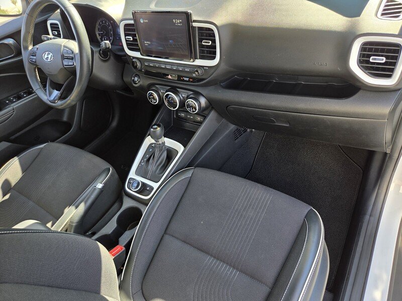 Used 2022 White Hyundai Limited image 16