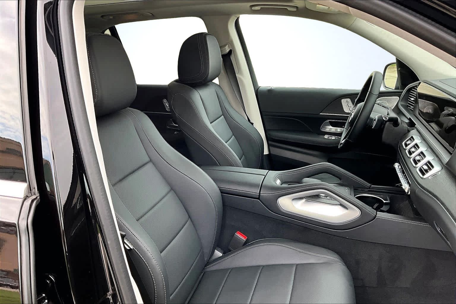 New 2026 Obsidian Black Metallic Mercedes-Benz GLE 450 image 14