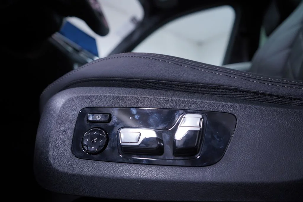 2026 BMW X5 M60i - Photo 12