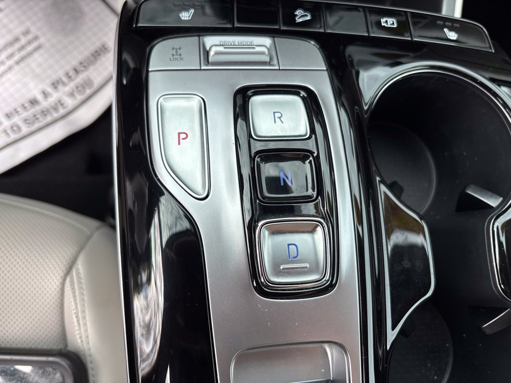 Used 2024 Silver Hyundai SEL Convenience image 29