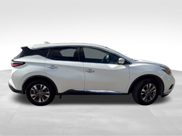 Used 2018 White Nissan S image 8