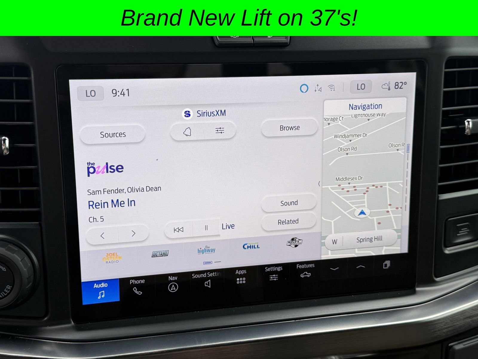 Used 2025 White Ford Lariat image 29