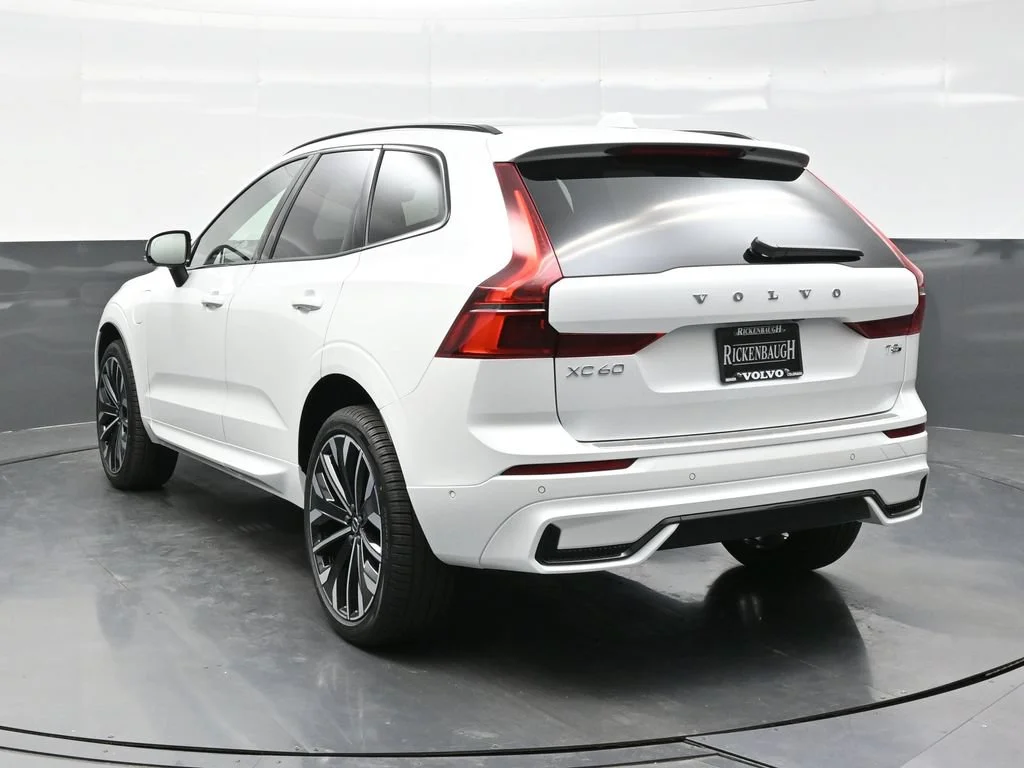 New 2027 Crystal White Volvo T8 Ultra image 5