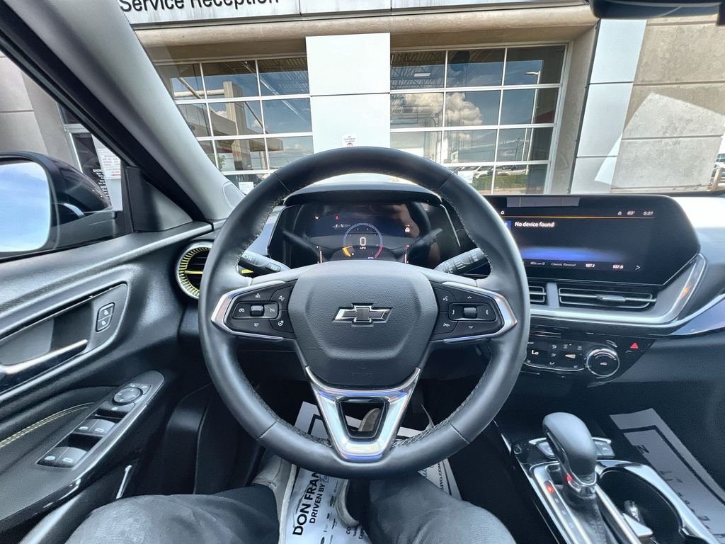 Used 2025 Green Chevrolet ACTIV image 14
