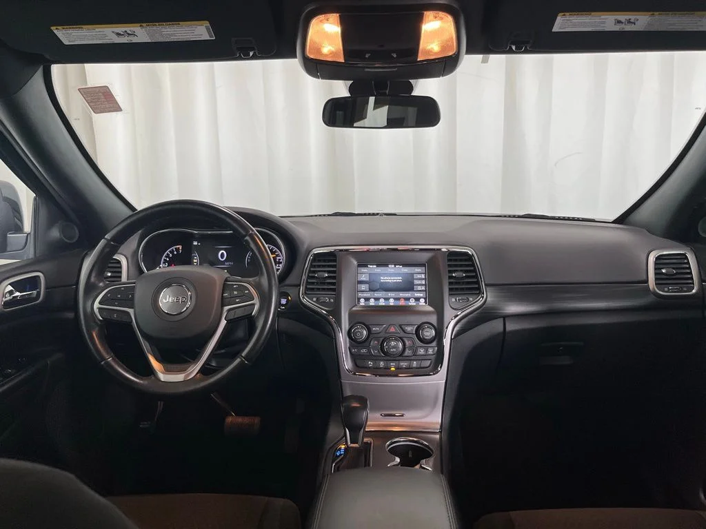 Used 2020 Black Jeep Laredo E image 9