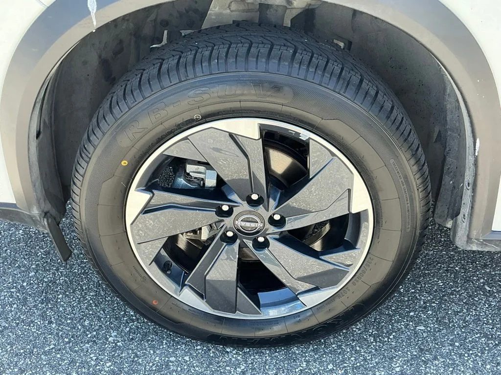 Used 2024 White Nissan SV image 22