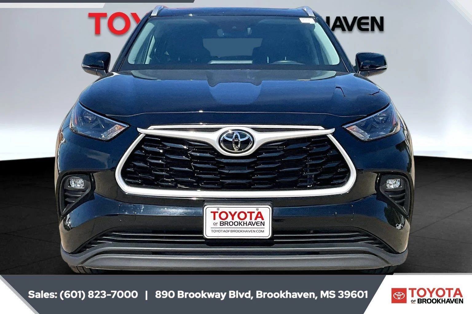 Used 2026 Midnight Black Metallic Toyota XLE image 3