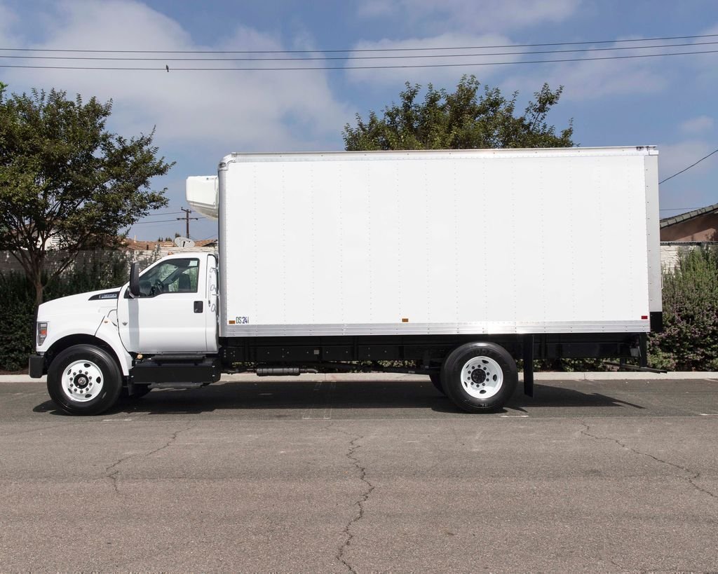 New 2025 Oxford White Ford Base image 7