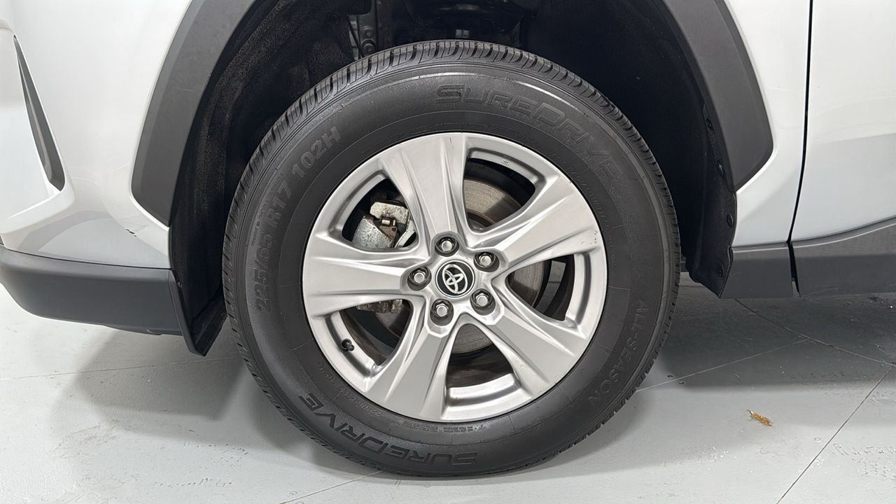 Used 2025 Silver Toyota XLE image 24