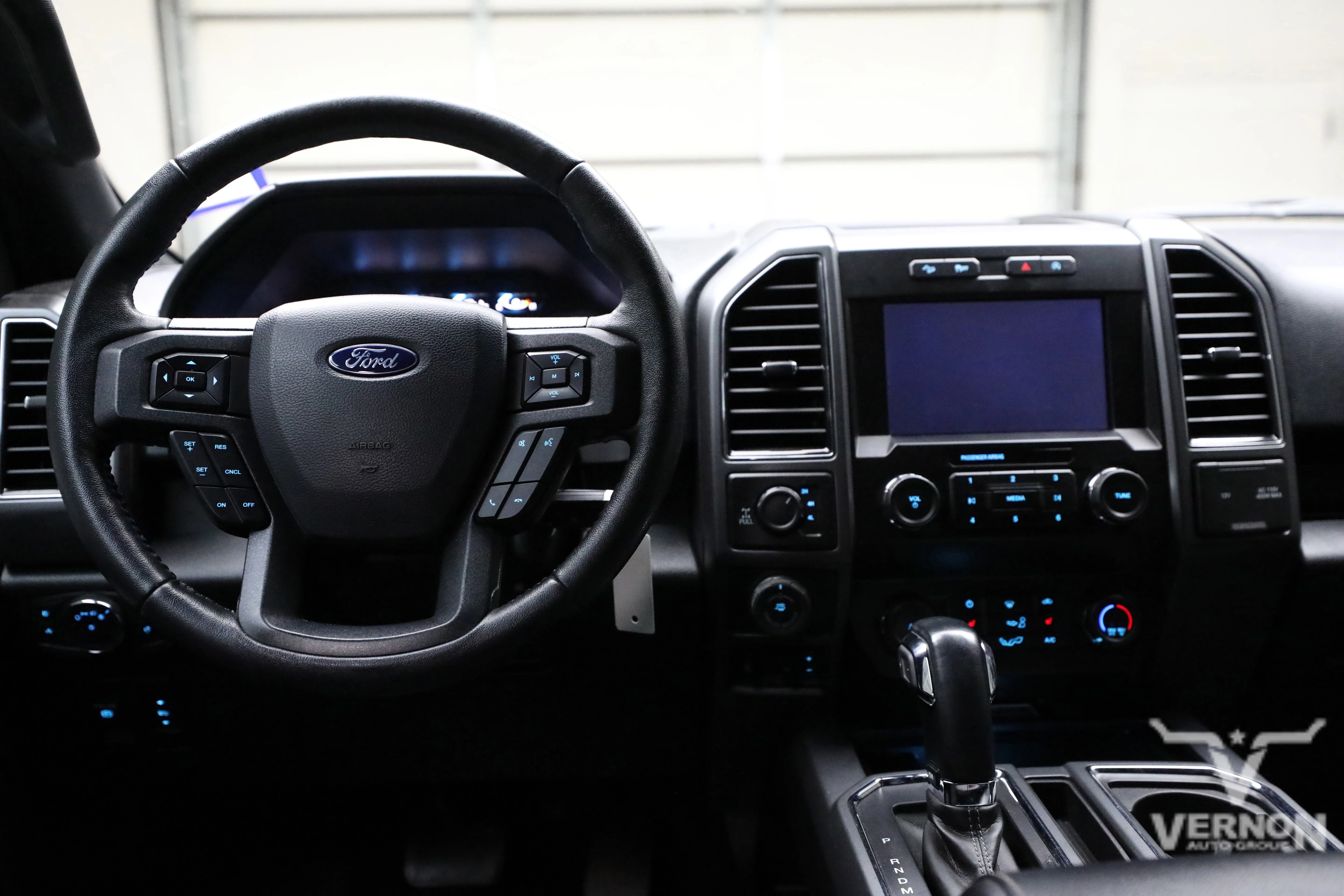 Pre-Owned 2020 Ford F-150 XLT Crew Cab 4x4 Fx4