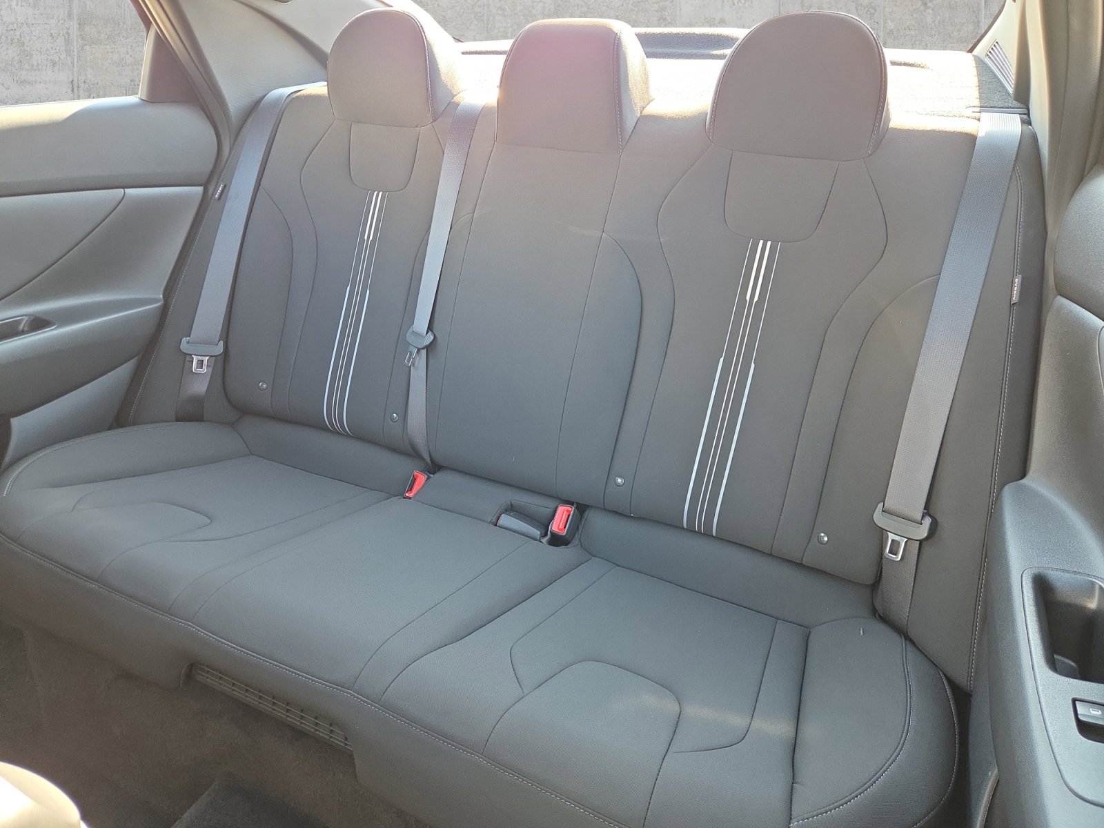 2025 Hyundai Elantra Blue - Photo 13