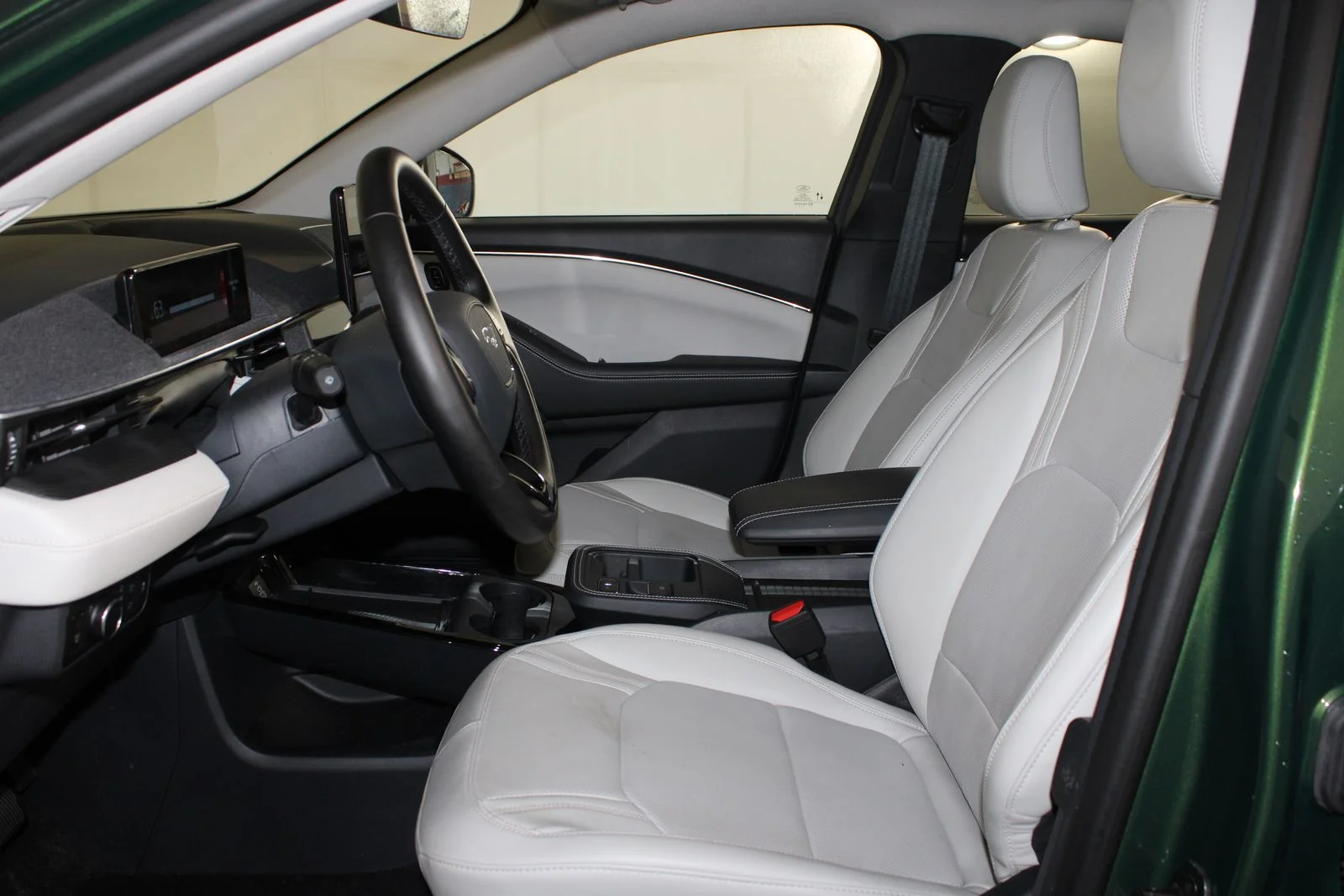Used 2025 Green Ford Premium image 10