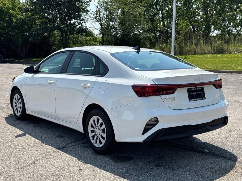 Used 2024 White Kia LX image 3