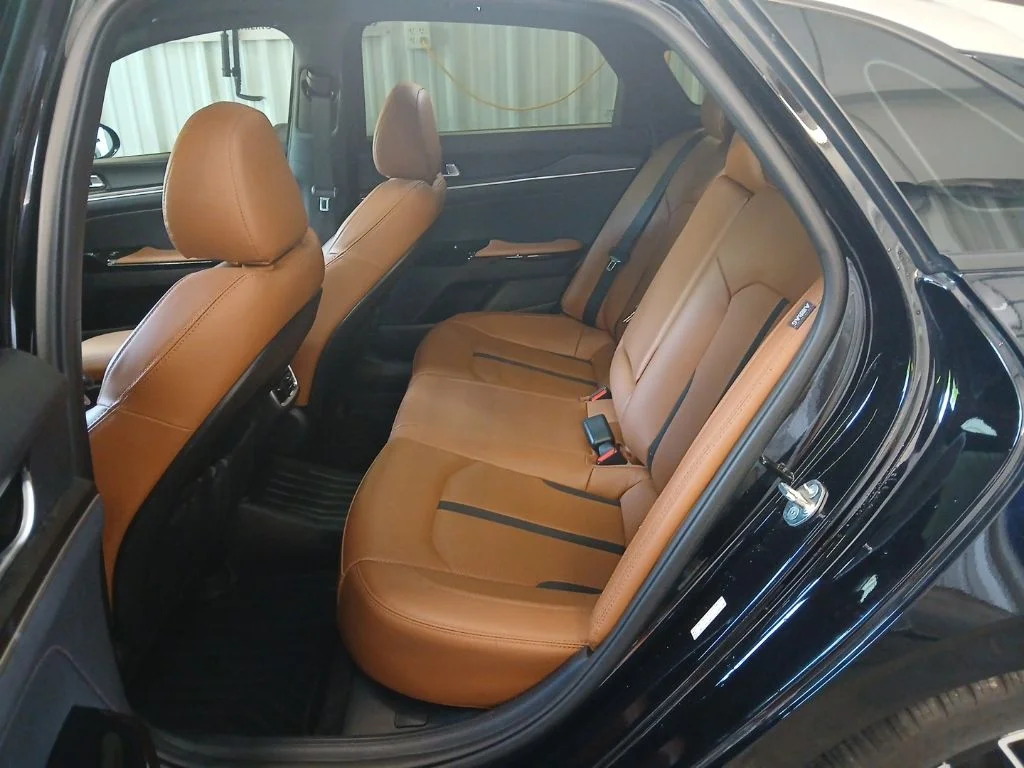 Used 2023 Black Kia GT image 30