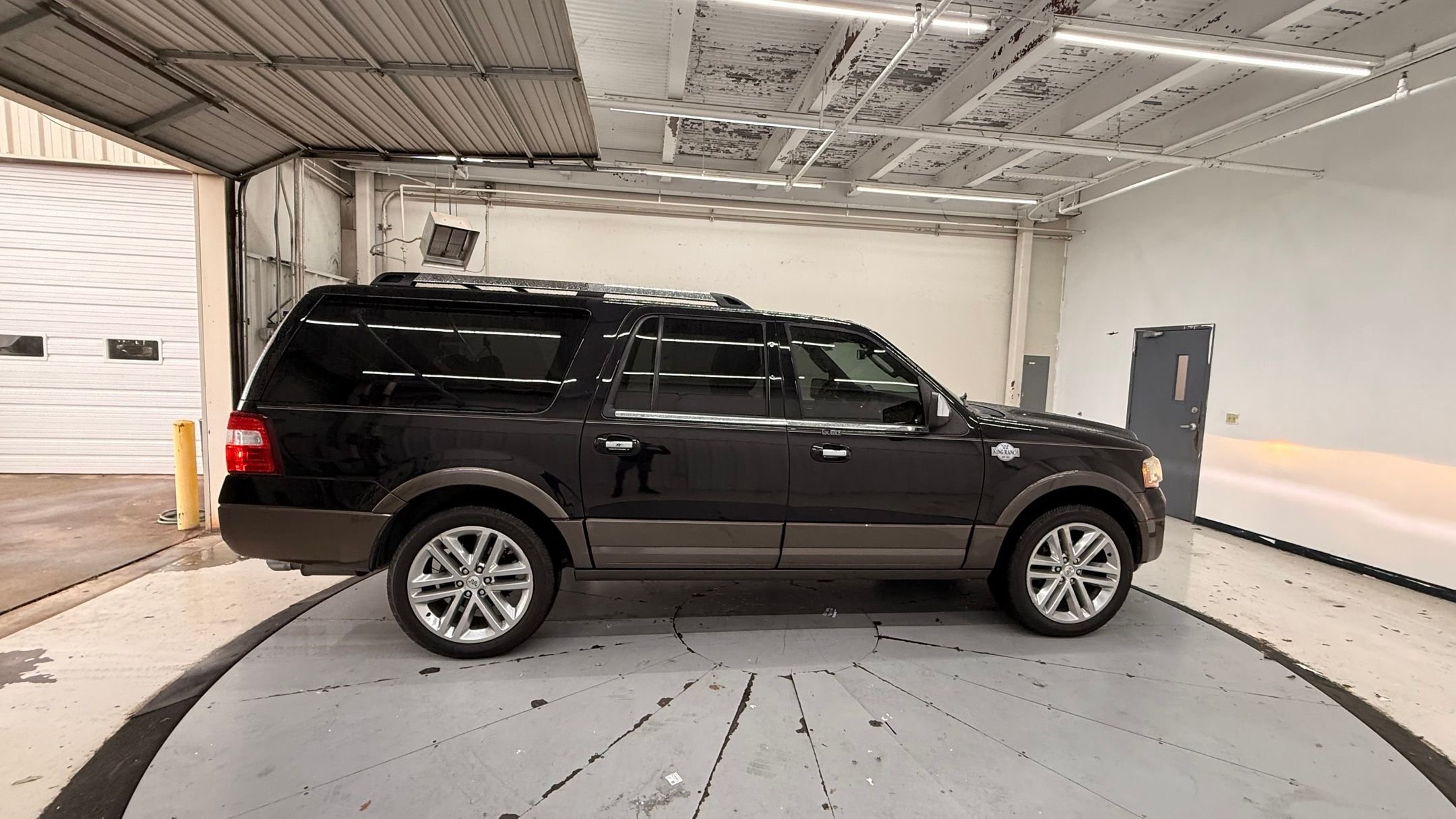 Used 2015 Black Ford King Ranch image 4